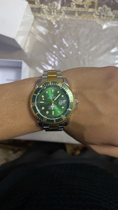 Rolex qo‘l soati sotiladi