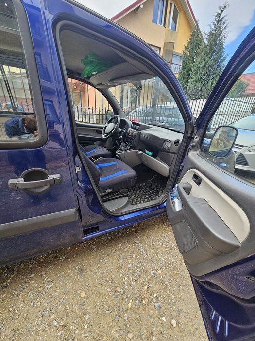schimb cu mașina de 7 persoane