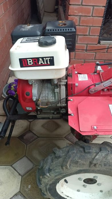 Продам мотоблок  фирмы Brait с разрыхлителем!