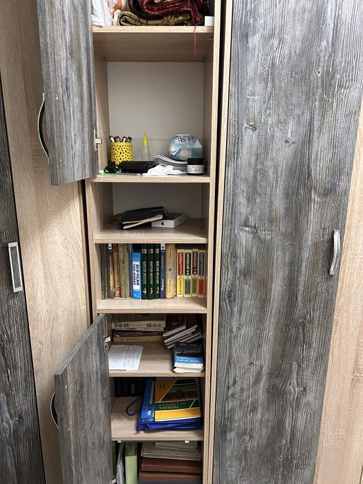 Продаеться шкафы