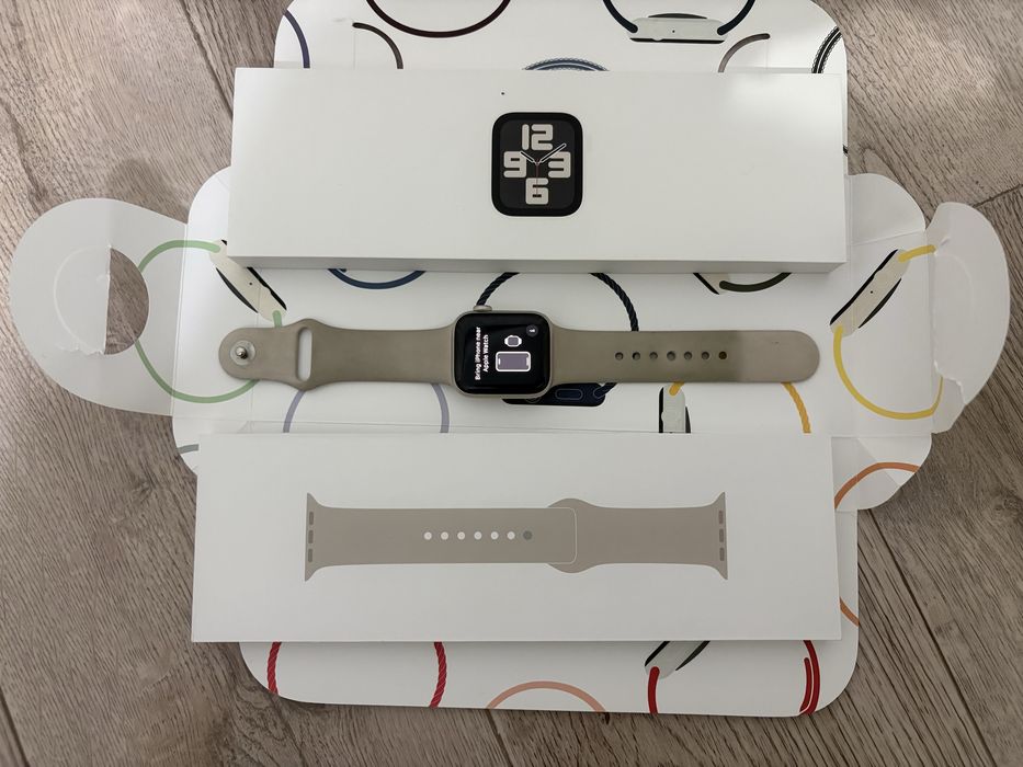 Продам Apple Watch se 2 100%