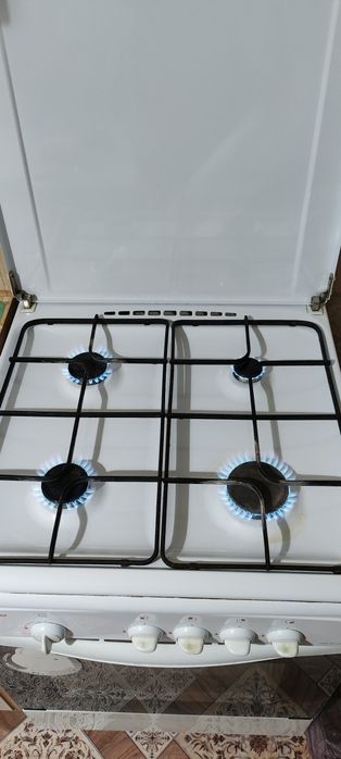 Продам газ плиту