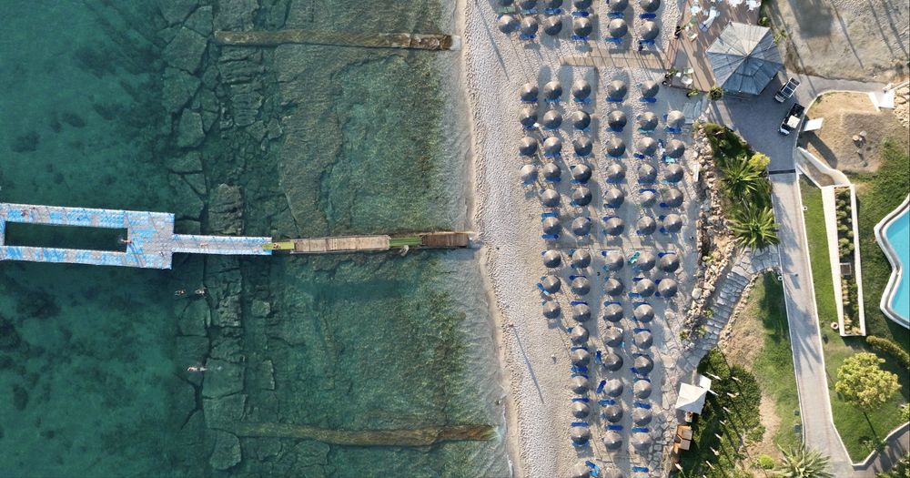 Servicii Profesionale de Filmare și Fotografiere cu Dronă DJI Mavic 3