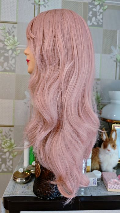 Парик искусственный, розовый.