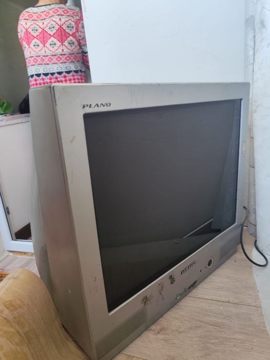 Телевизор в рабочем состоянии