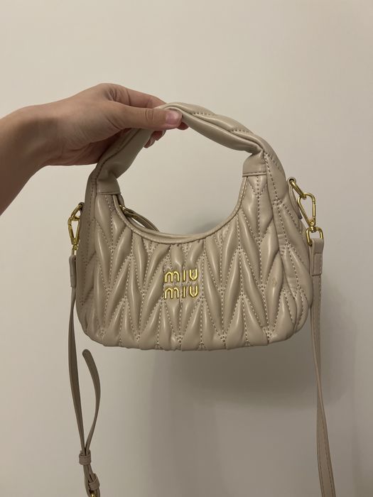 Сумка Miu Miu бежевая