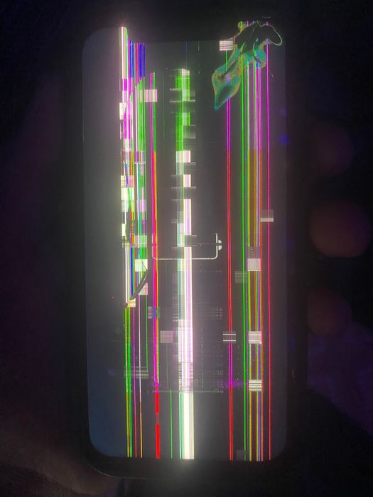 Айфон 12 разбитый