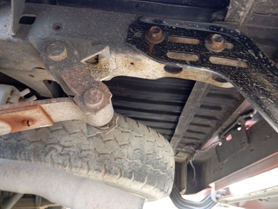 Тойота Хайлукс 2.4D