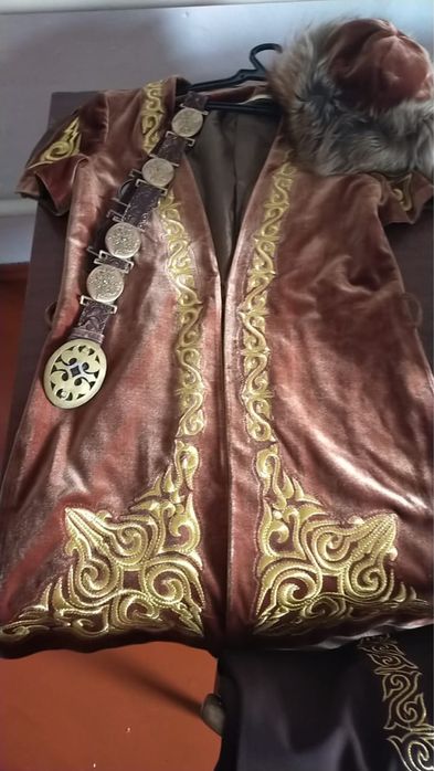 Народные костюмы