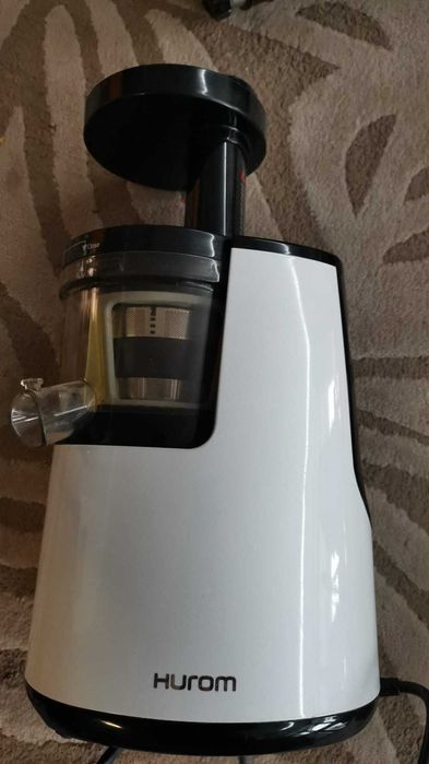 Hurom slow juicer