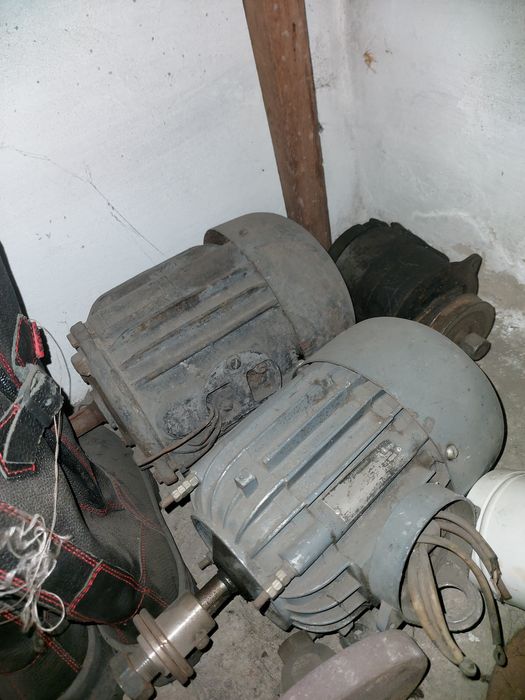Продам металлический лист и бак