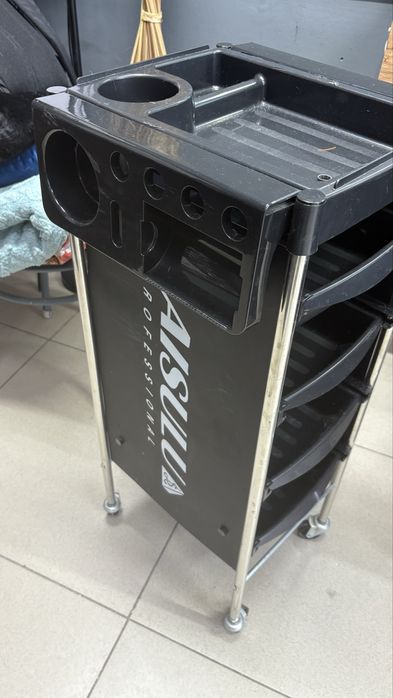 Продам кресло парикмахера