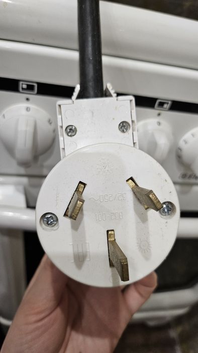 Электрическая плита Electrolux