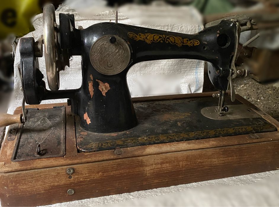 Швейная машинка продам