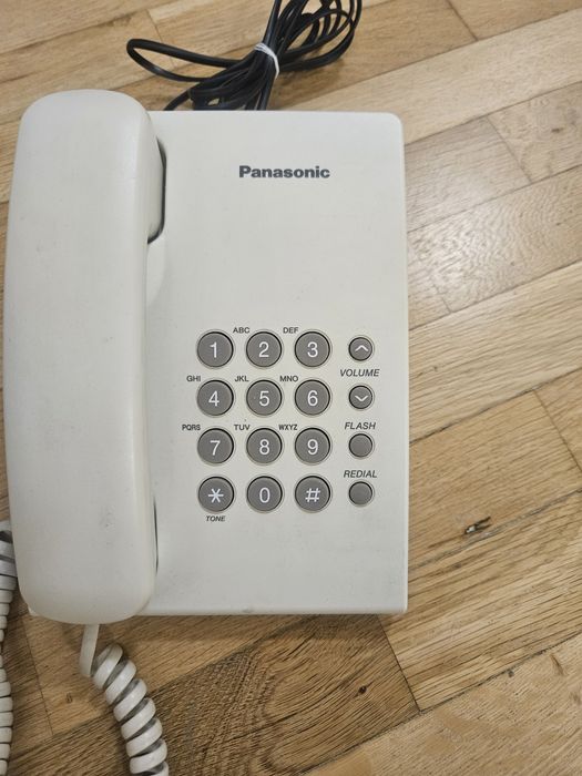 Стационарен телефон Panasonic Работи. В отлично състояние. 5 евро