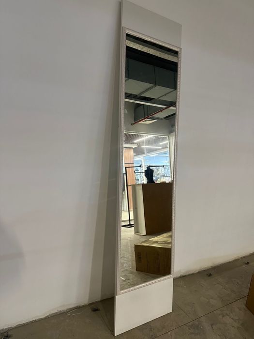 Продаются зеркала.