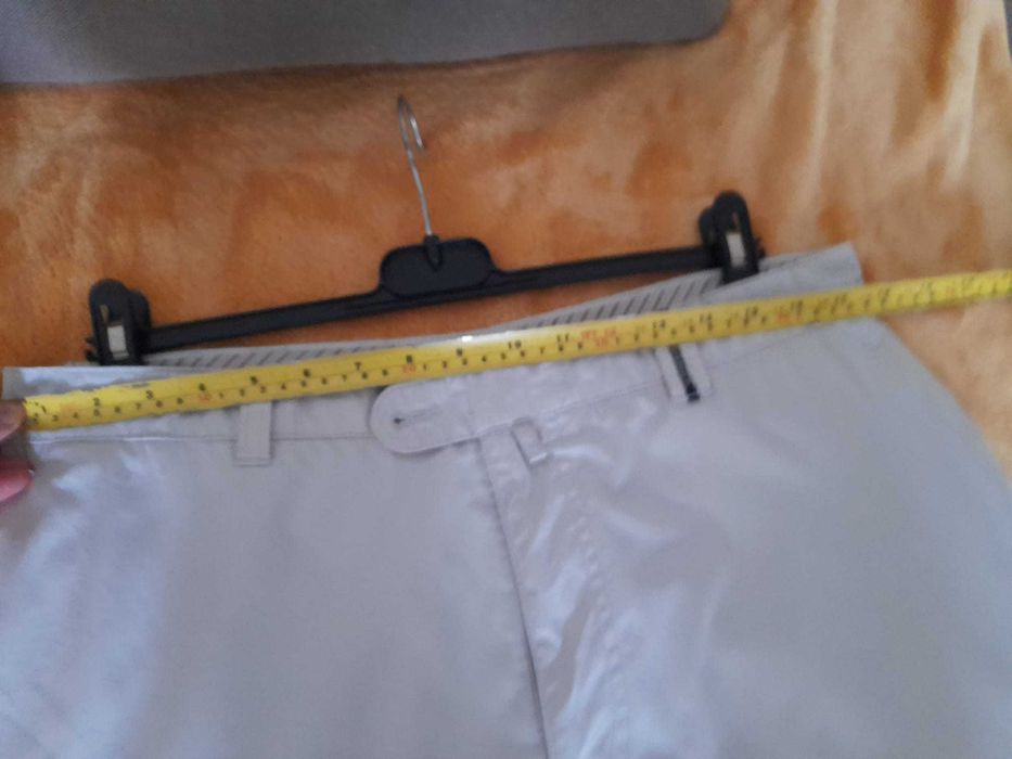 Vand pantaloni de Secuiana, crem, in stare f buna