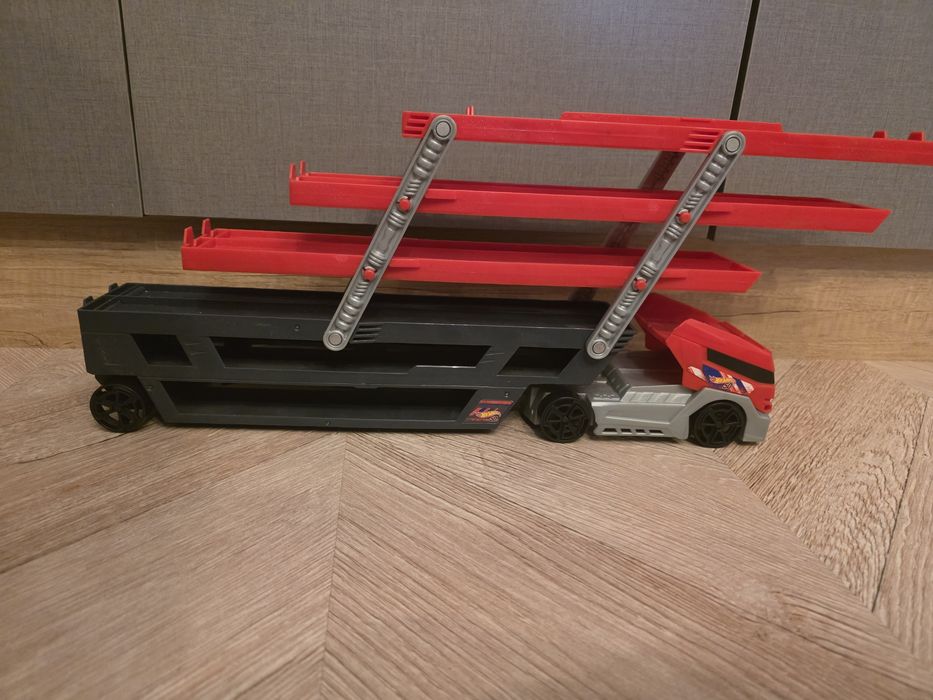Автовоз хотвилт hotwheels