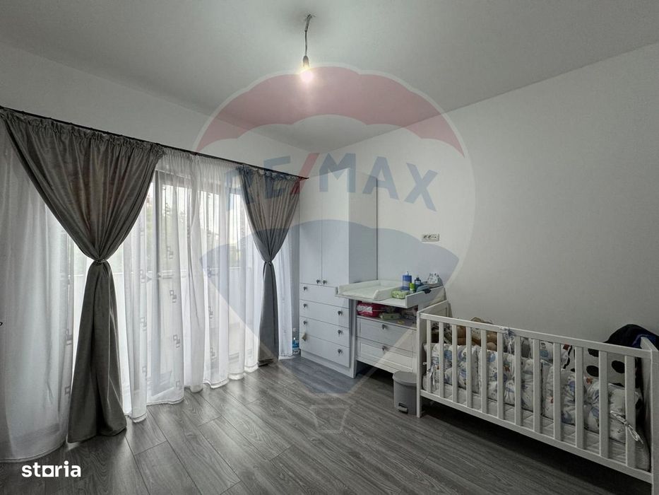 Apartament cu 3 camere, 2 bai, 2 balcoane, parcare-zona Uta