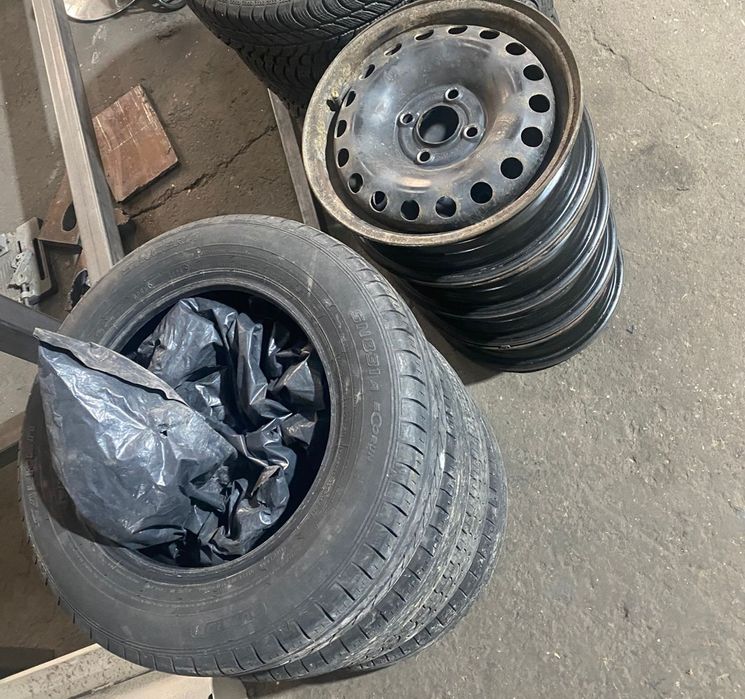 Set roti tabla cu anvelope vara  R14 originale VW UP skoda Citigo Seat