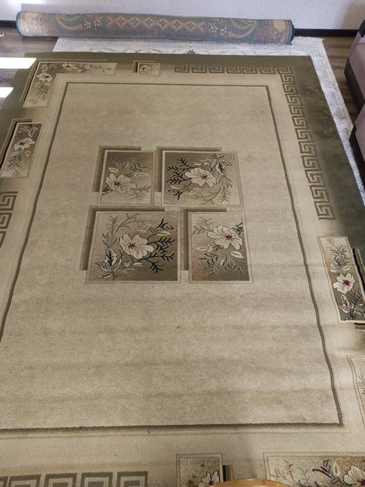 Продам ковёр в отличном состоянии