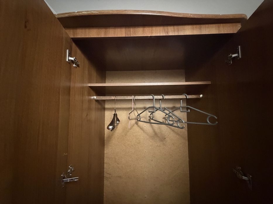 Продам шкаф в прихожую