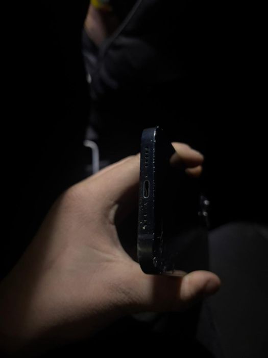 Продам айфон 13