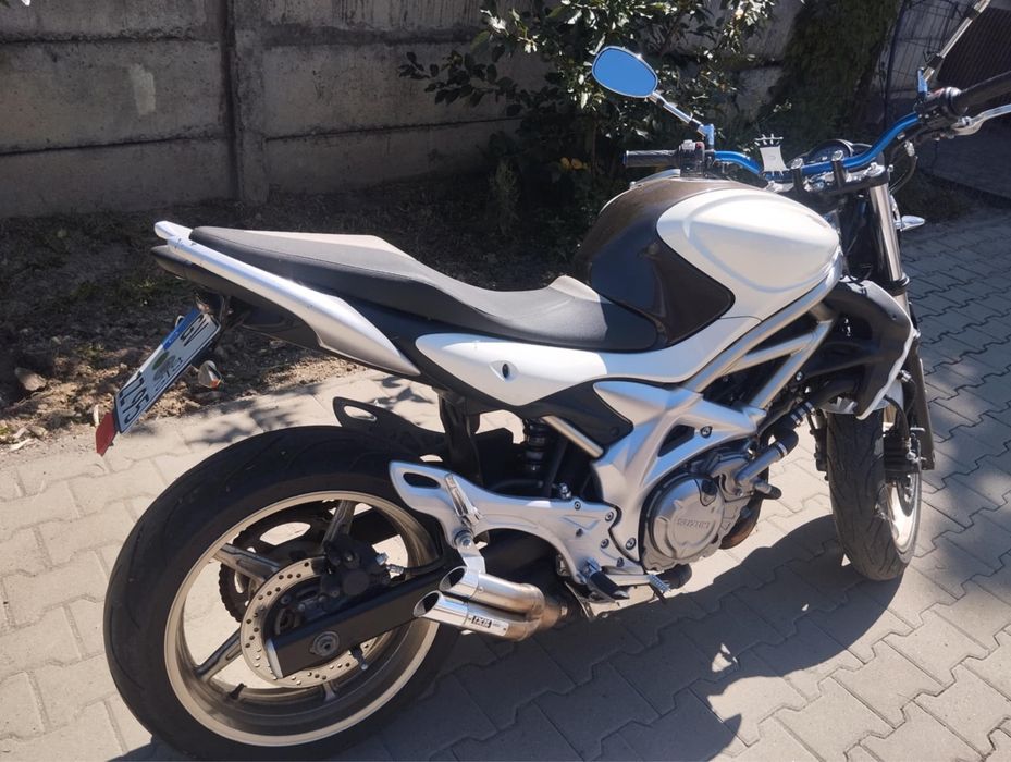 Suzuki SFV 650 Gladius