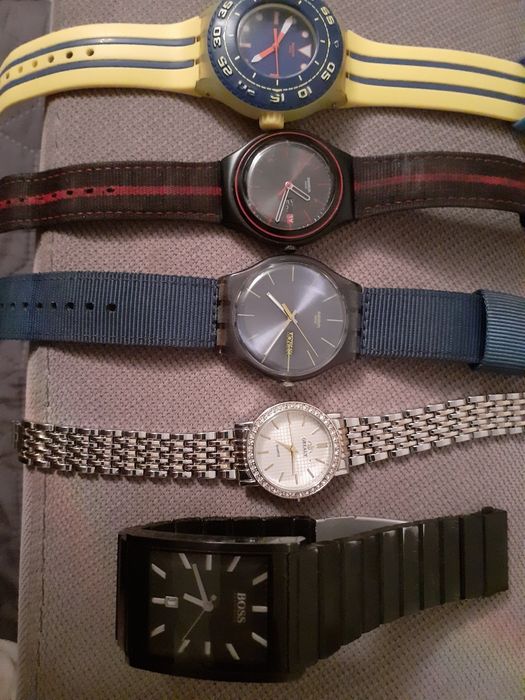 Ceas de vanzare starea buna pret begocuabil mai multe detalii  in  pri