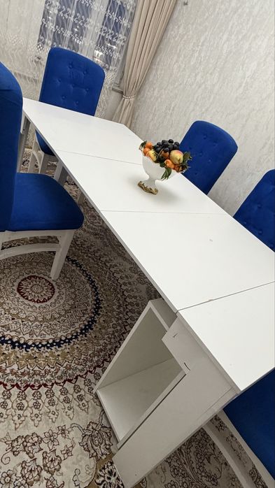 Стол, стулья жақсы жағдайда