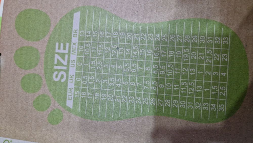 Нови Бебешки обувки chicco