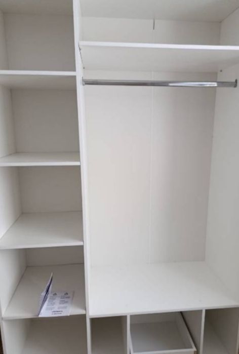 Шкаф с зеркалом белый продам