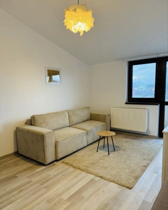Privat Garsoniera Mansardabila cu Priveliste Panoramica Strip Mall