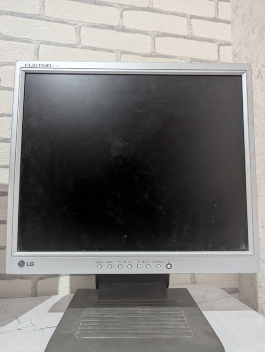 Монитор 1280х1024 от LG