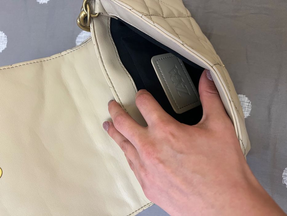 Zara чисто нова бежова чанта