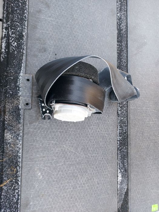 Centura stânga spate Vw Passat B8 cod 3413830A