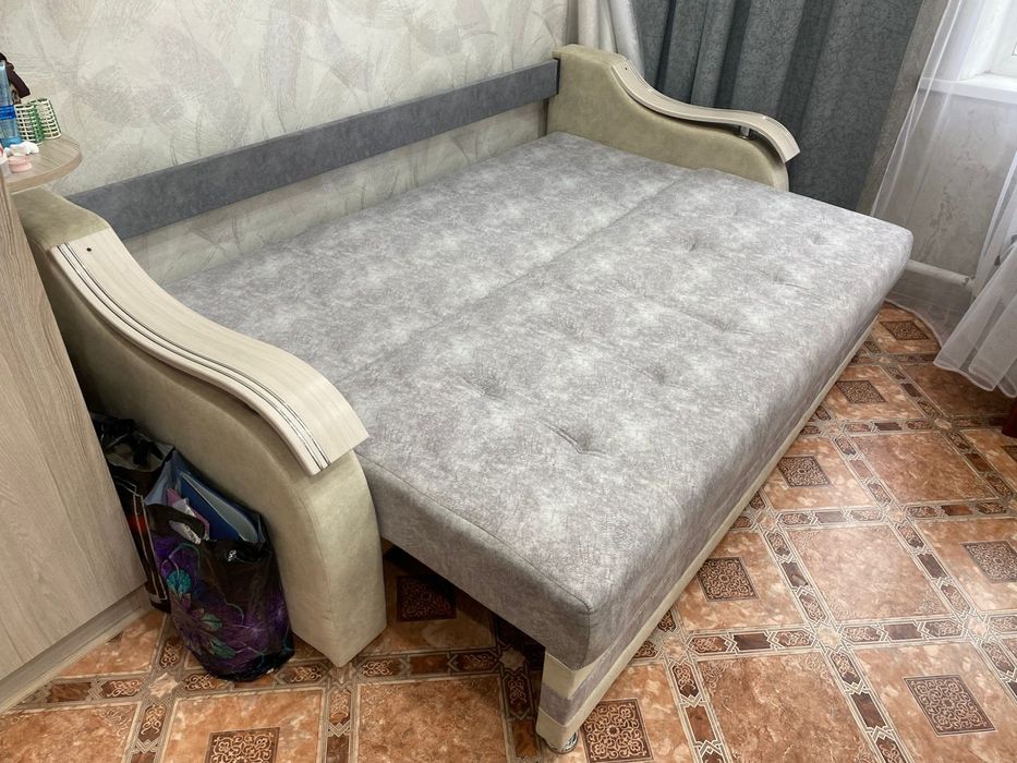 Продаётся диван(тахта)