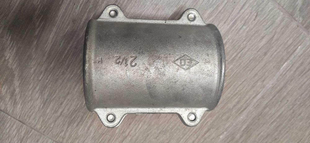 Ремонтна водопроводна скоба