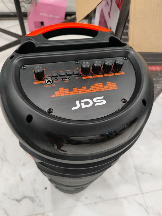 Музыкальная колонка с пультом