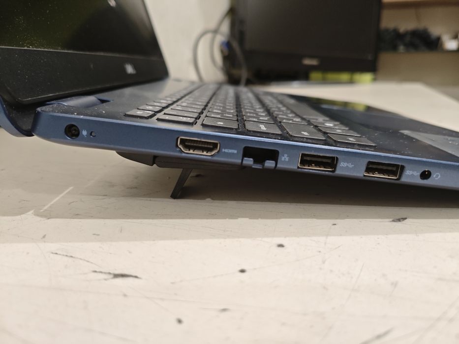 Продам ноутбук DELL INSPIRON 15