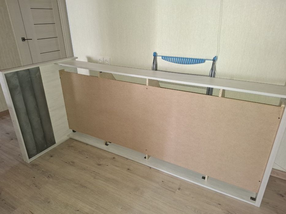 1 kishilik kravat sotiladi. 2 dona bor. 2oy ishlatilgan .