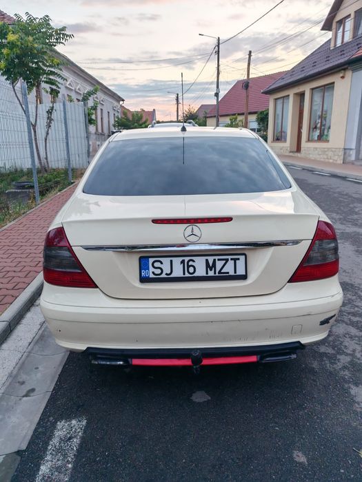 Mercedes e class 2.2 d automat smuceste