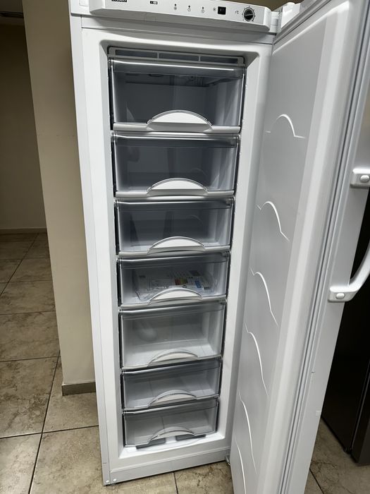 Ящик, панель, резина на холодильник