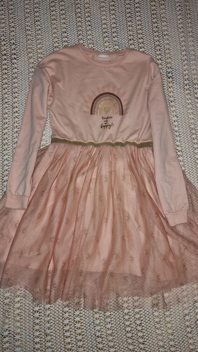 Пищна рокля размер 152