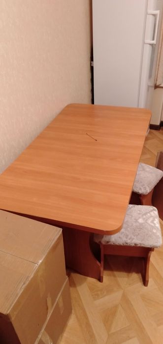 Продам стол со стульями