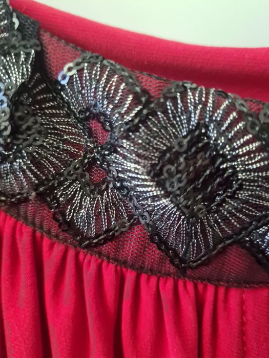 Платье праздничное