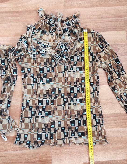 Bluza cu volanase