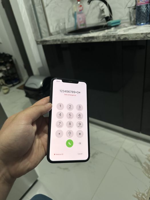 Vand iphone 11 pro max pentru piese/recarosare