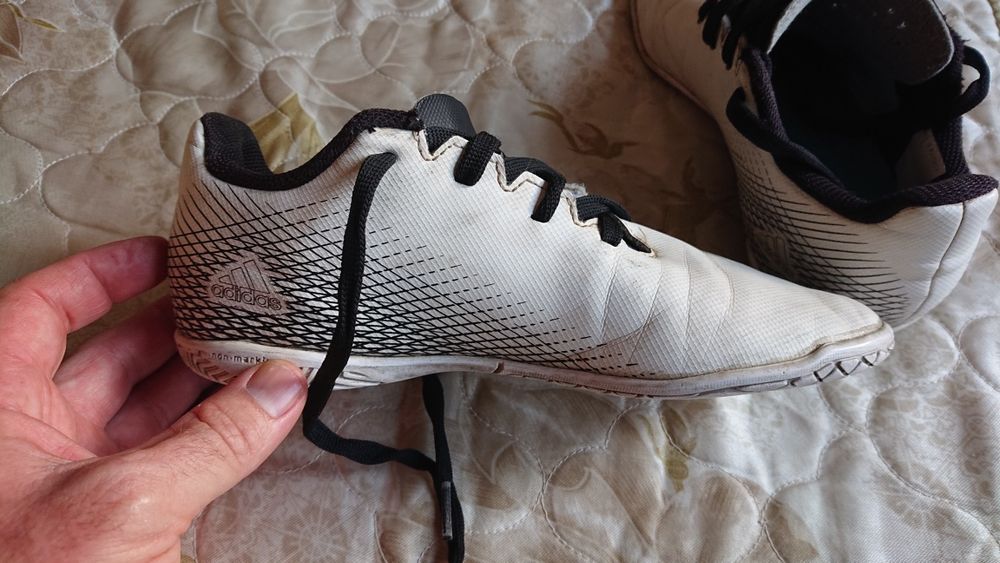 Детски футболни обувки стоножки Адидас номер 35