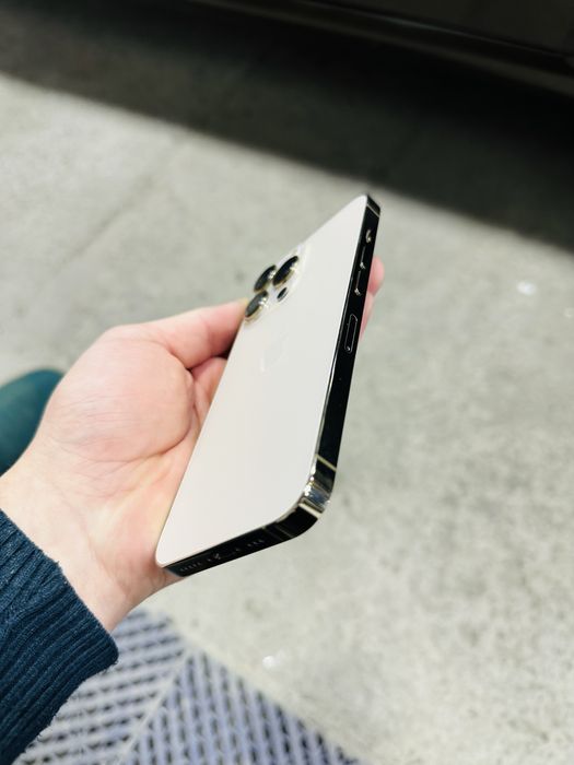 iphone 13pro ochilmagan radnoy holatda